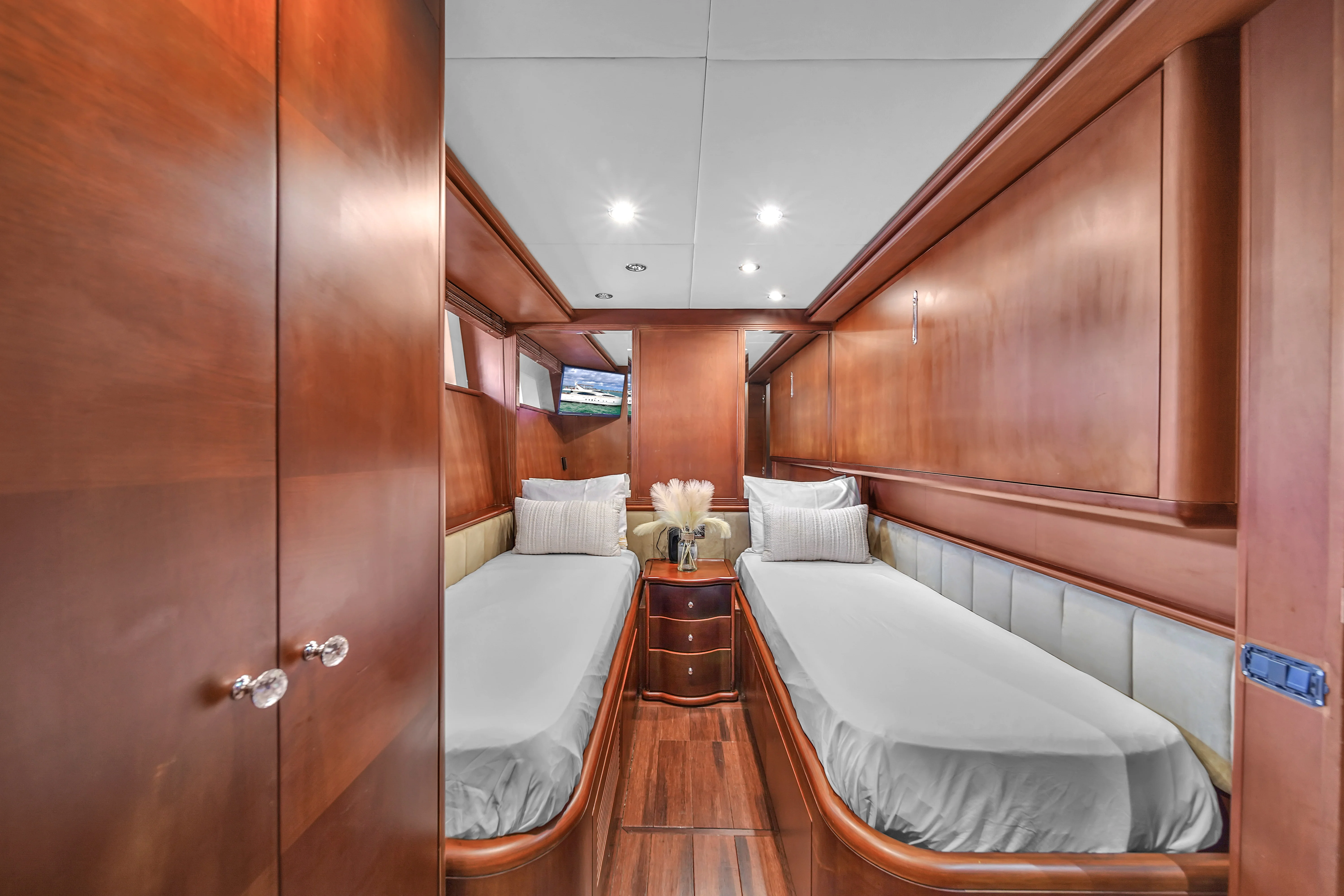 105ft Azimut Daniela exterior design